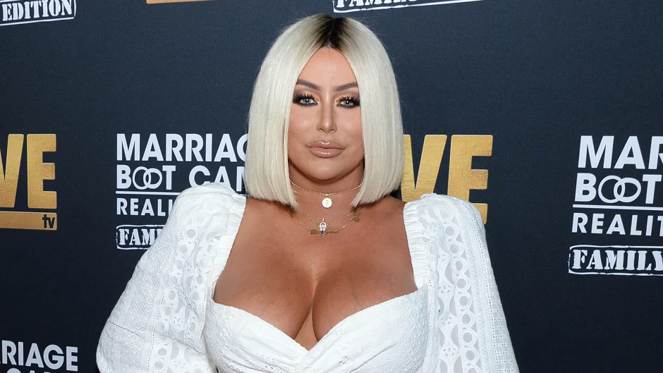 Aubrey O’Day Responds To Claims That She Photoshops Her Vacation Pics