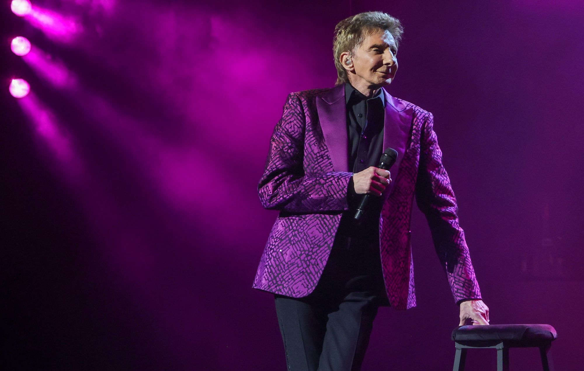 Barry Manilow announces final UK shows with London residency