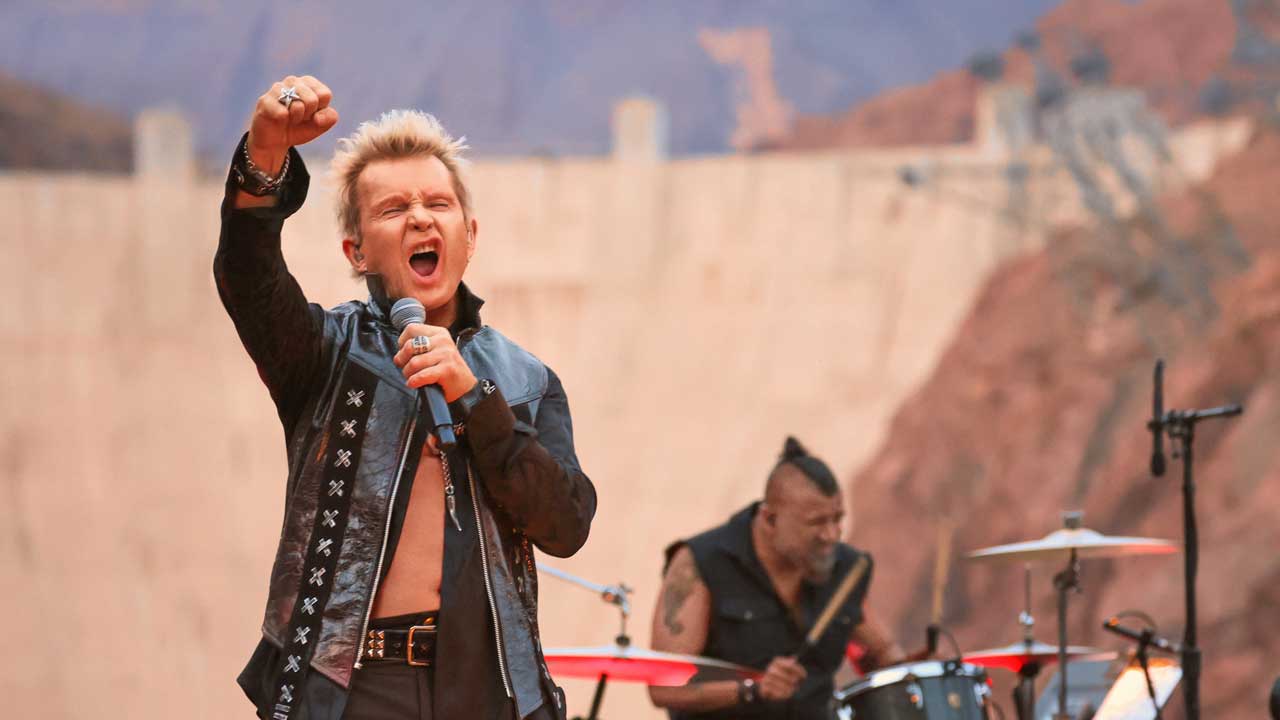 Earlier this year Billy Idol played a spectacular show at the Hoover Dam: now it’s heading to the cinema