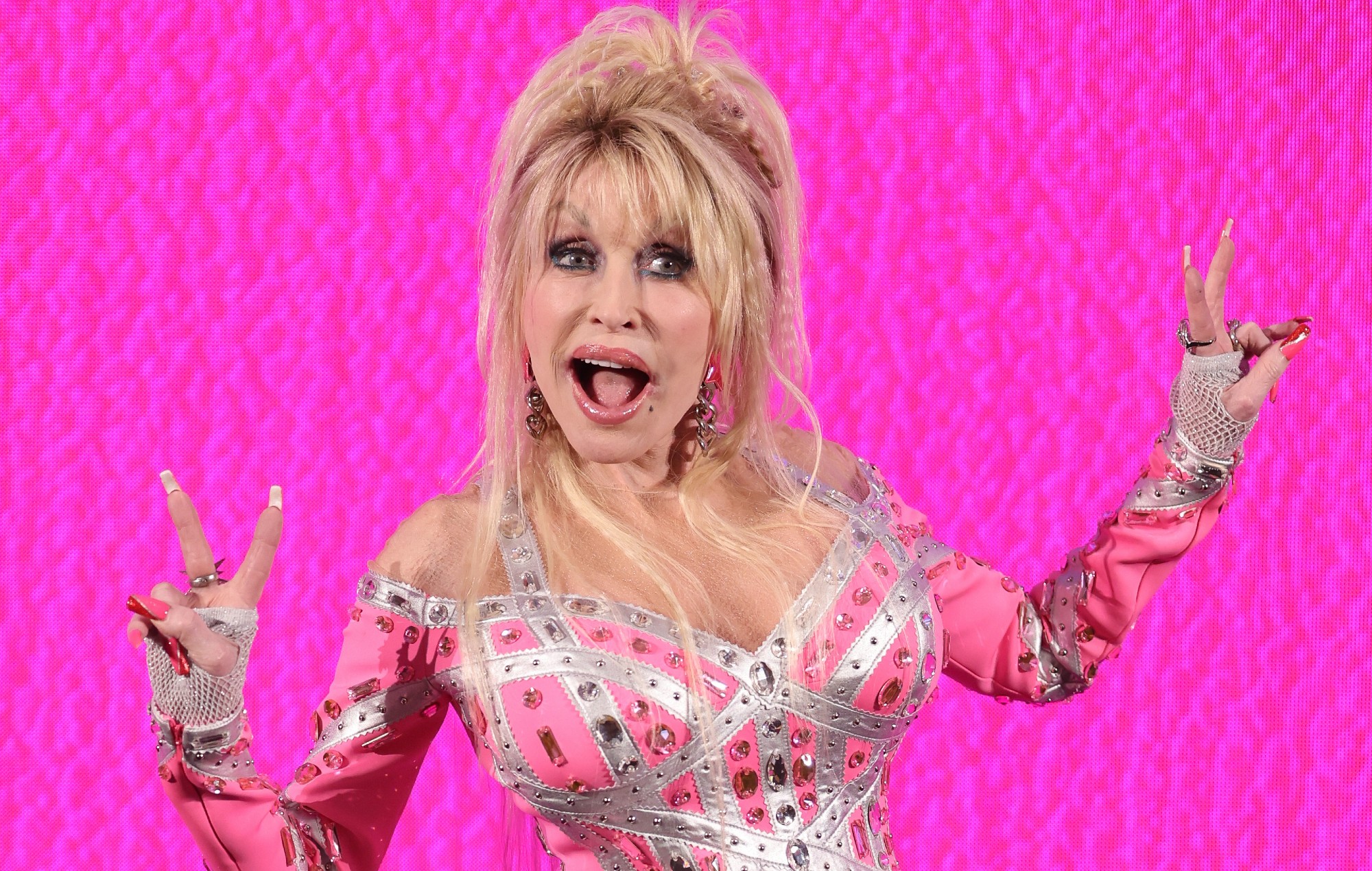 Dolly Parton to debut new tracks from ‘Rockstar’ album at “first listen” event in cinemas