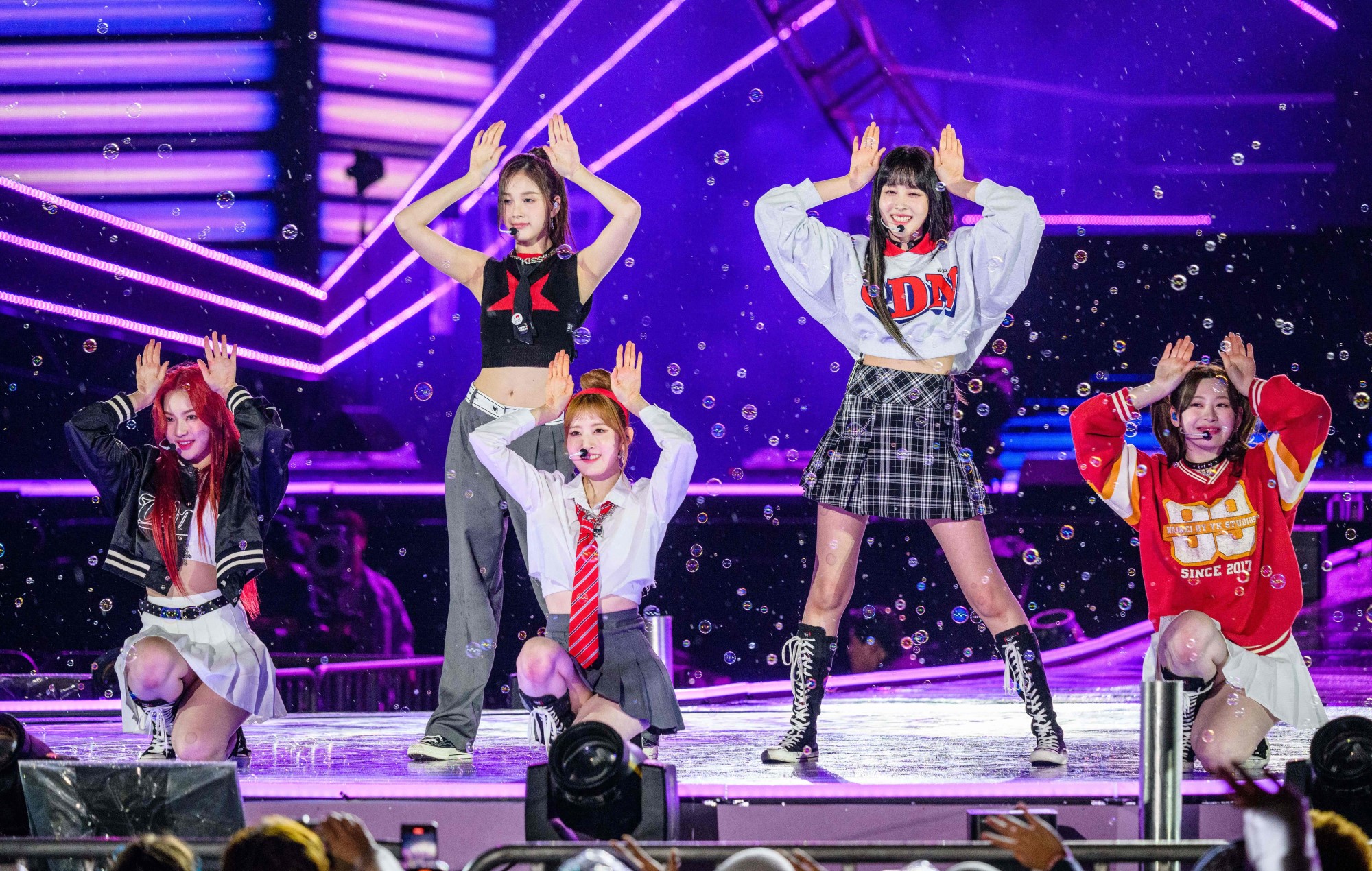 K-pop girl group STAYC wear wrong Rangers jerseys at Dallas show