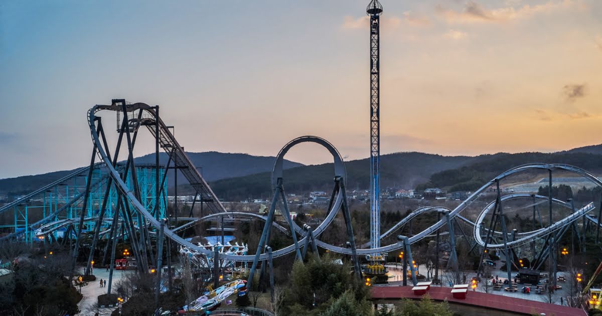 22 South Koreans Trapped Upside Down As Roller Coaster Unexpectedly Stops Midair
