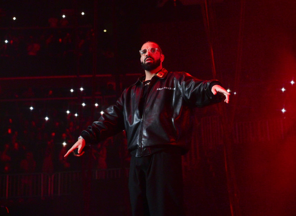Social Media Reacts To Drake’s New Face Tattoo, Translates To “Poor” & “Misfortune” In Arabic