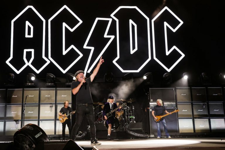 Campaign targets AC/DC’s Thunderstruck for UK Christmas Number One