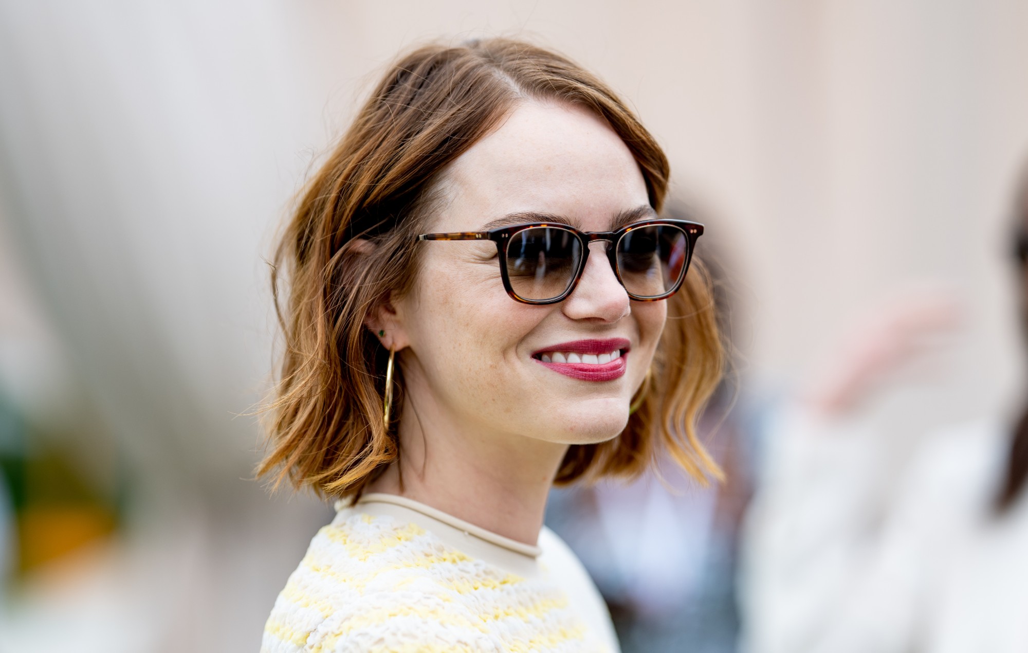 Emma Stone’s new show is the “most unforgettable” of the year, according to critics