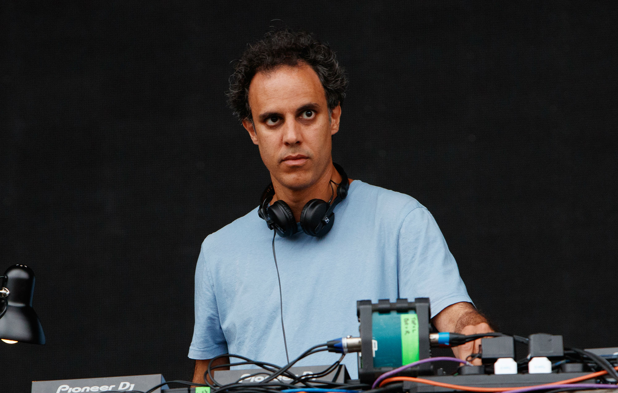 Four Tet donates vinyl copy of unreleased album ‘⣎⡇ꉺლ༽இ•̛)ྀ◞ ༎ຶ ༽ৣৢ؞ৢ؞ؖ ꉺლ’ to War Child