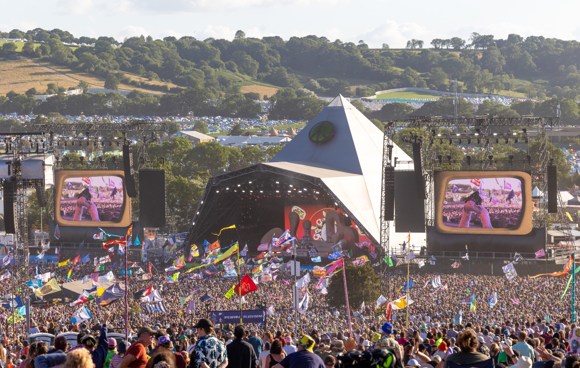 Glastonbury 2024: fans react as tickets for festival sell in under an hour