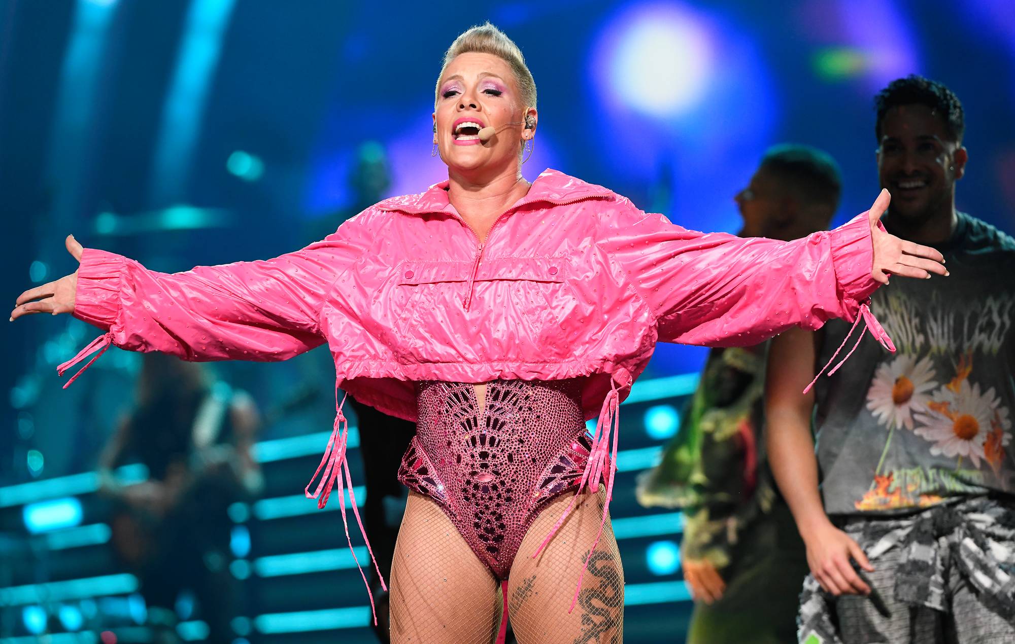 P!nk to give away banned books at Florida shows