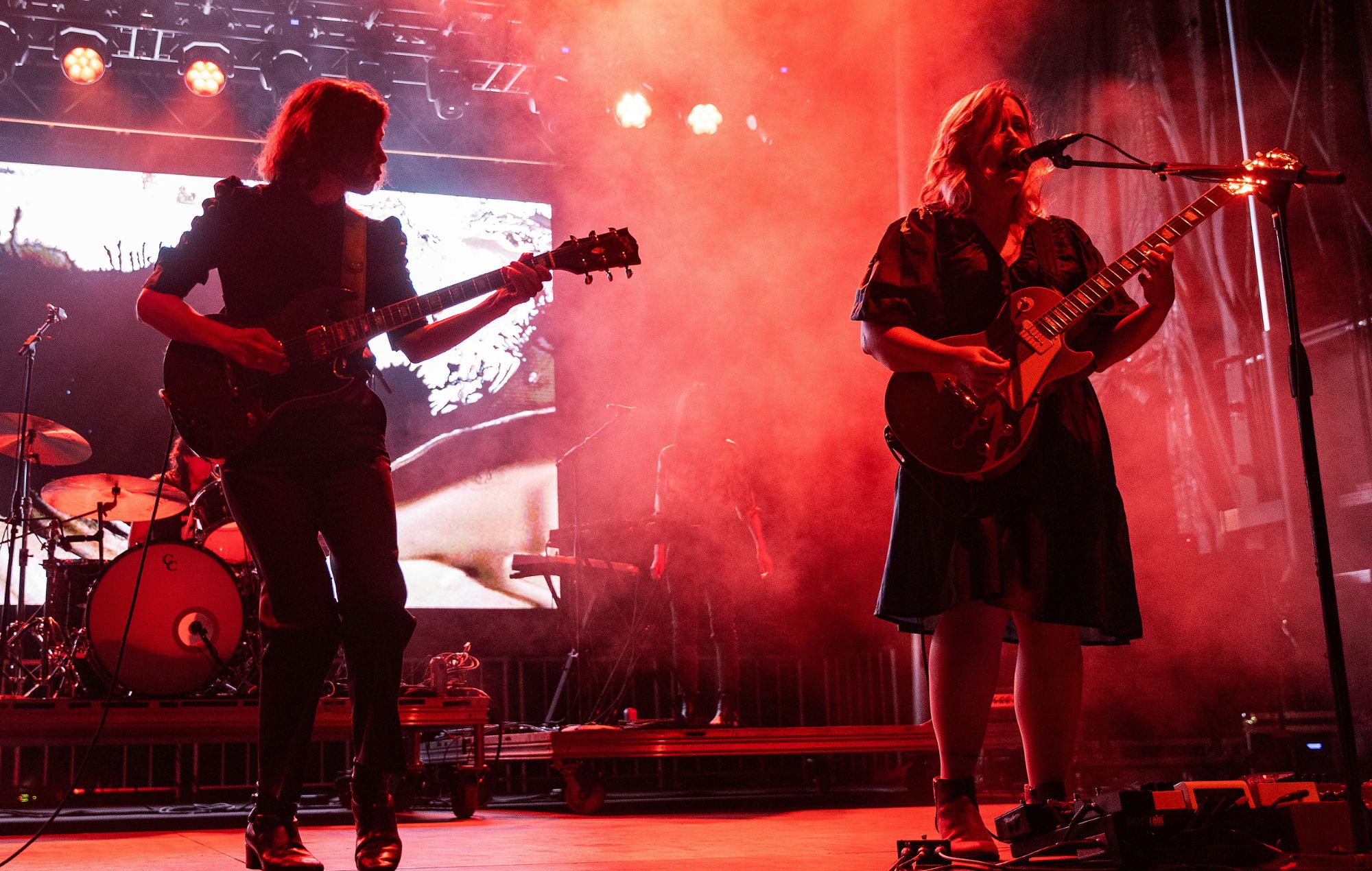 Sleater-Kinney’s Carrie Brownstein calls for “ceasefire”, “Palestinian liberation” and “peace” at London show