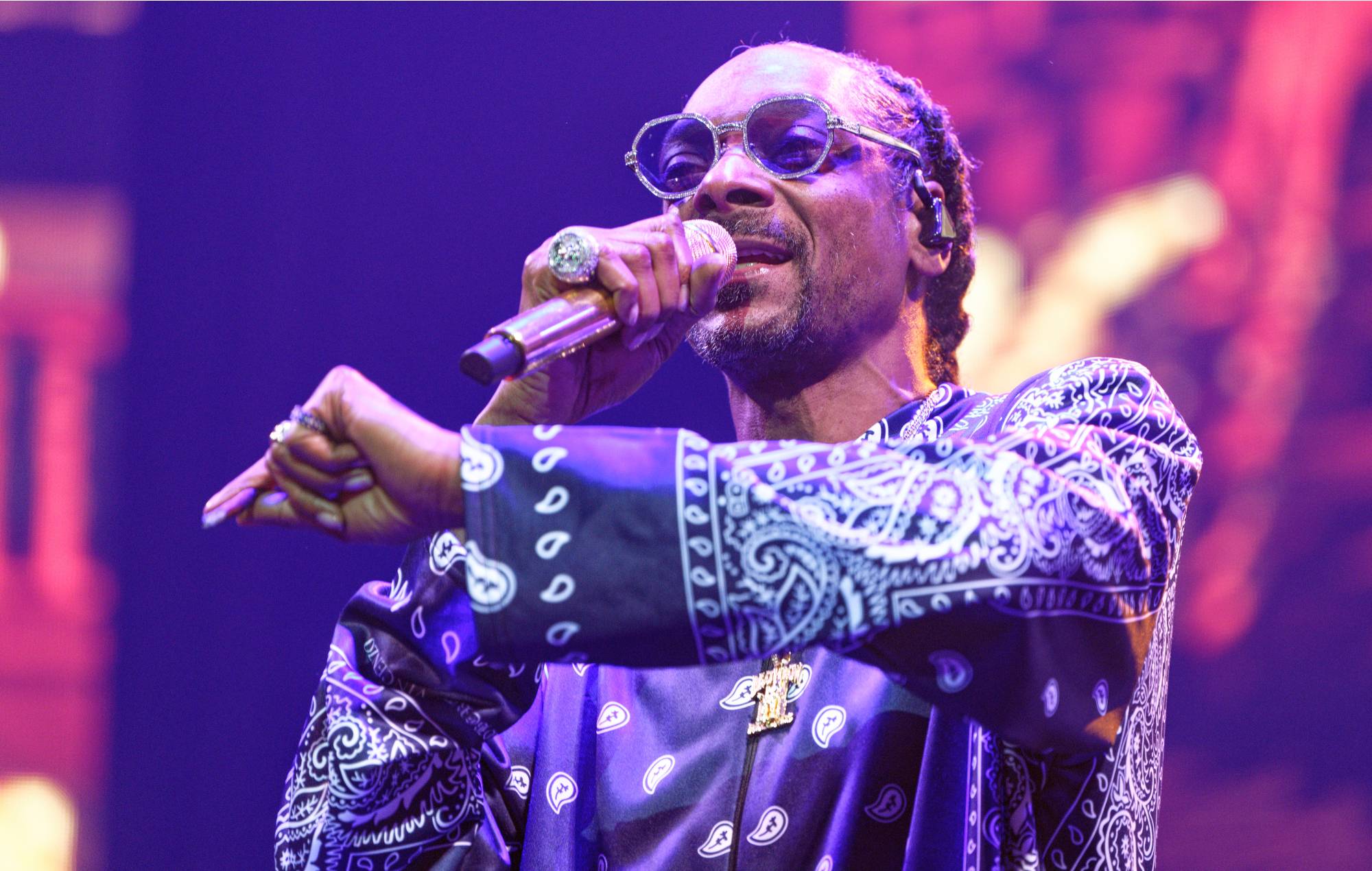 Snoop Dogg hasn’t given up weed – but he’s in a new advert for a smokeless stove