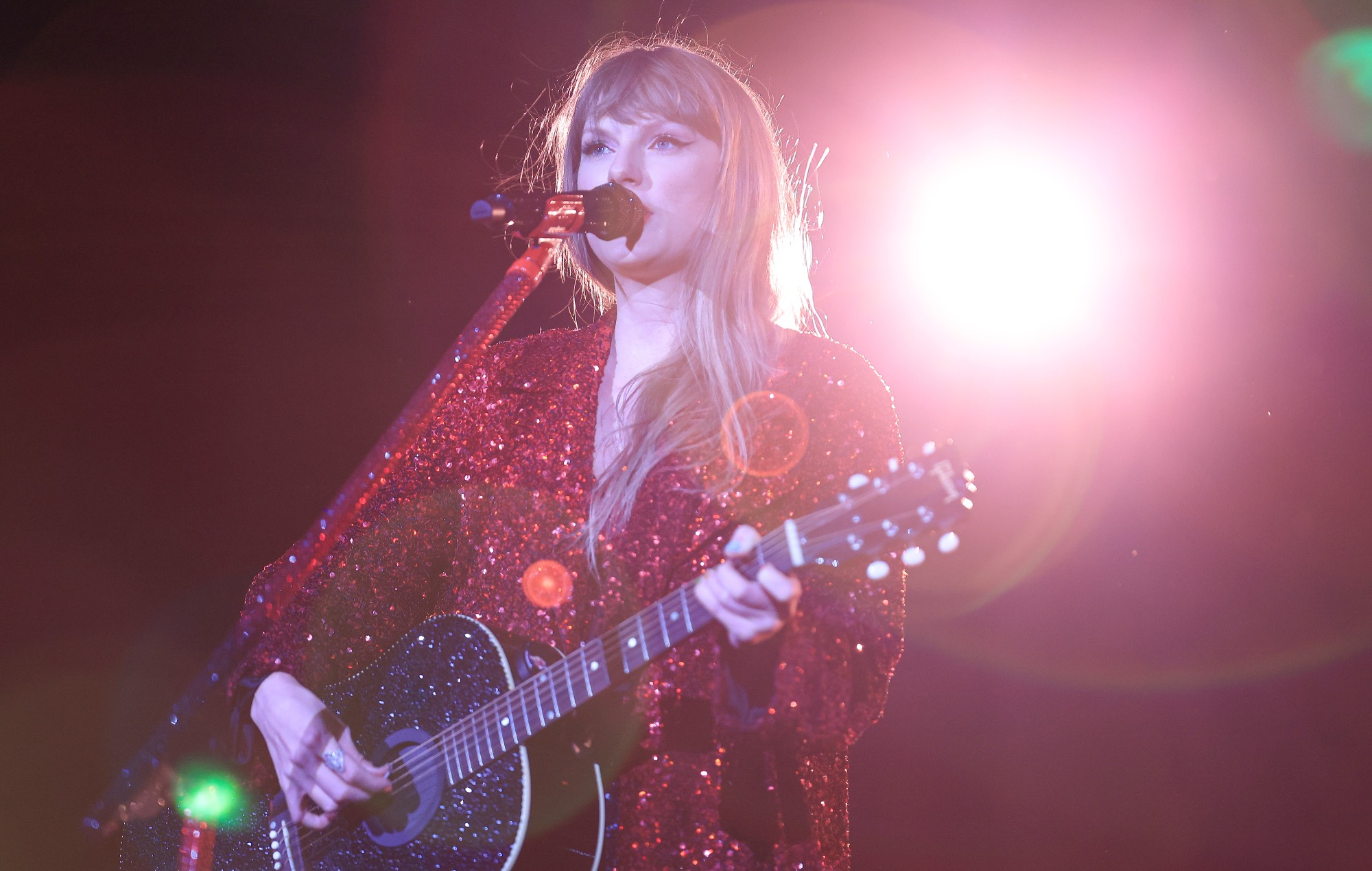 Watch Taylor Swift perform ‘Safe & Sound’ and ‘Untouchable’ for first time in a decade