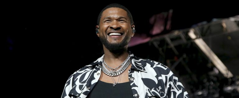 Usher & Kenya Moore Shared A Hot And Heavy Movement During His Latest Las Vegas Residency Concert, And Fans Are Here For It