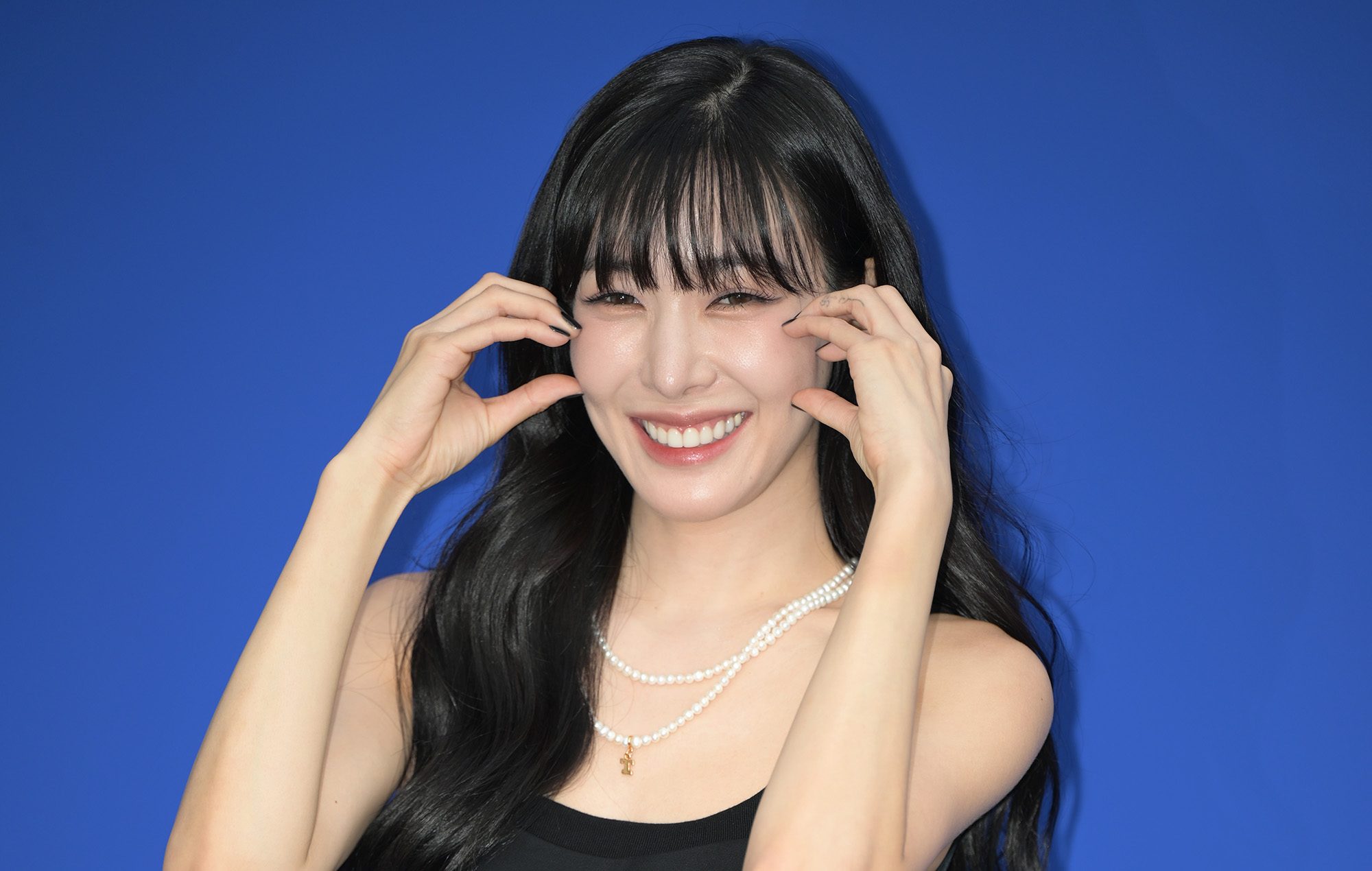 Girls’ Generation’s Tiffany Young to go on month-long break due to “ongoing health reasons”