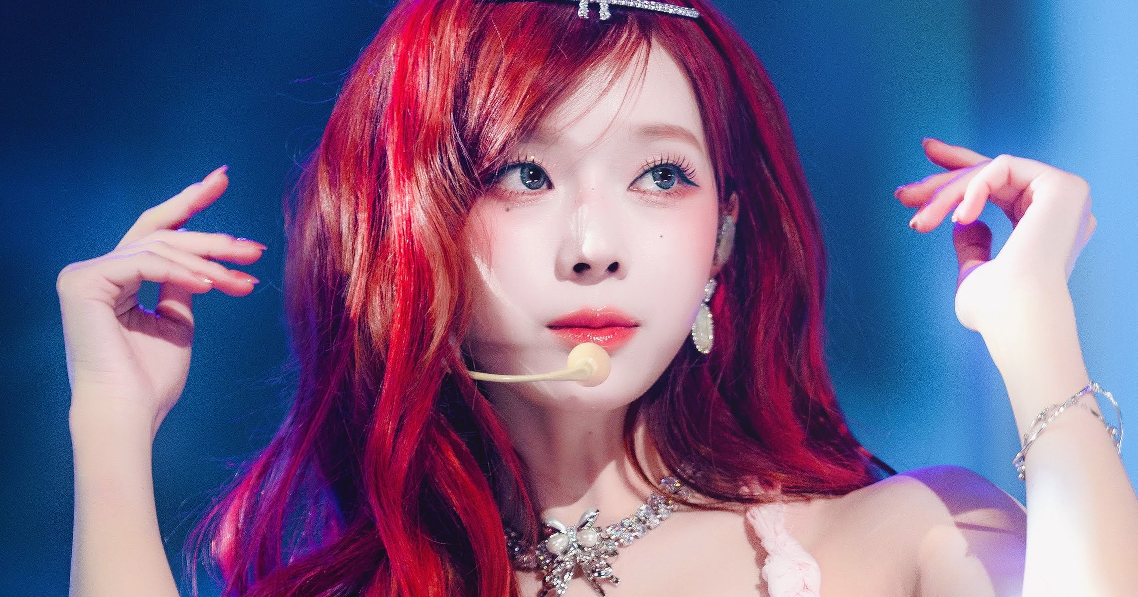 Fans React To aespa Winter’s “Goddess”-Like Visuals In Recent Performance