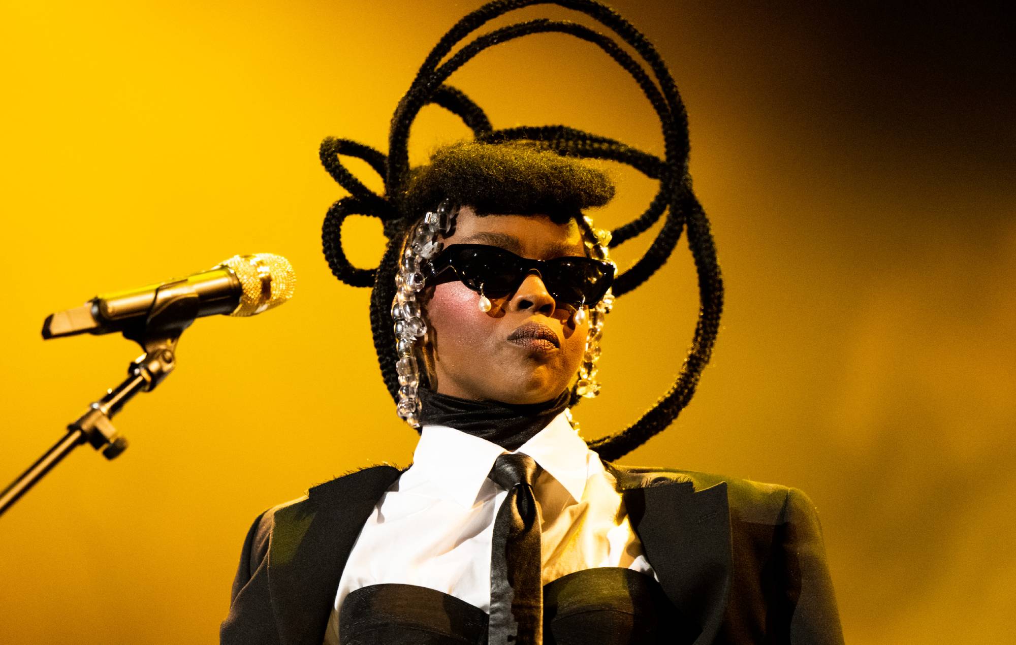 Lauryn Hill says fans are “lucky” she made it on stage after cancelled shows