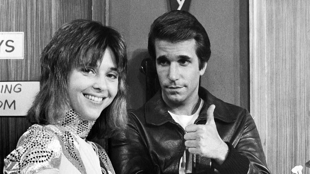 That time Suzi Quatro appeared as Leather Toscadero on Happy Days and played the classic Devil Gate Drive at Arnold’s Diner
