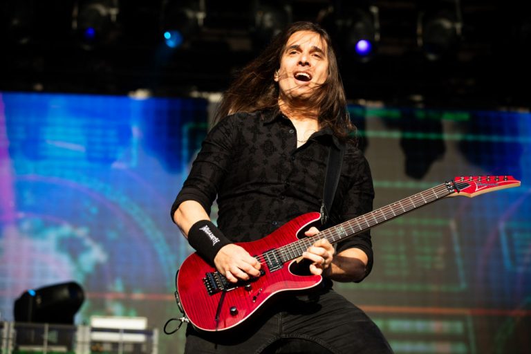Dave Mustaine reveals Megadeth will move forward without Kiko Loureiro