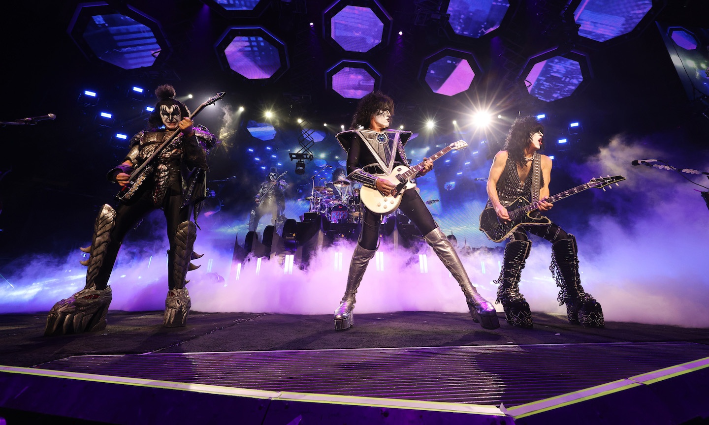 KISS Become First U.S. Band To Go Fully Virtual And Announce Avatar Show