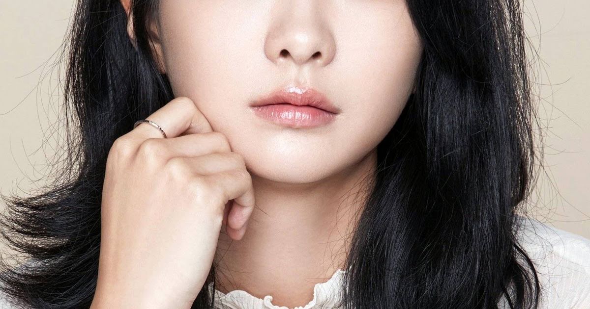 A Beautiful Korean Woman Went Viral For Resembling A Popular Actress