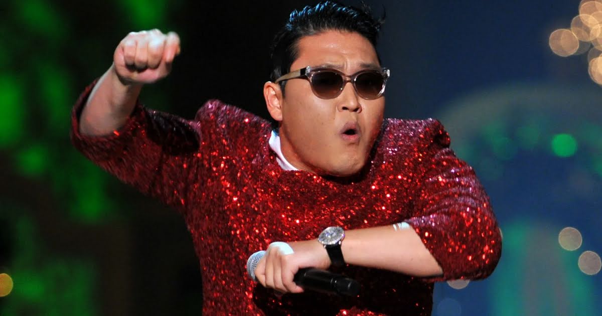 “Gangnam Style” Statue In Seoul Is Going Viral As “The C*ntiest Pair Of Hands” Ever