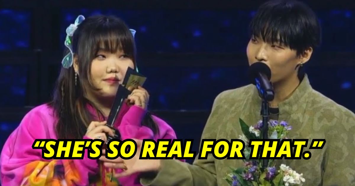 AKMU Suhyun’s Petty Treatment Of Her Brother Shocks Even The Translator At The “2023 Asia Artist Awards”