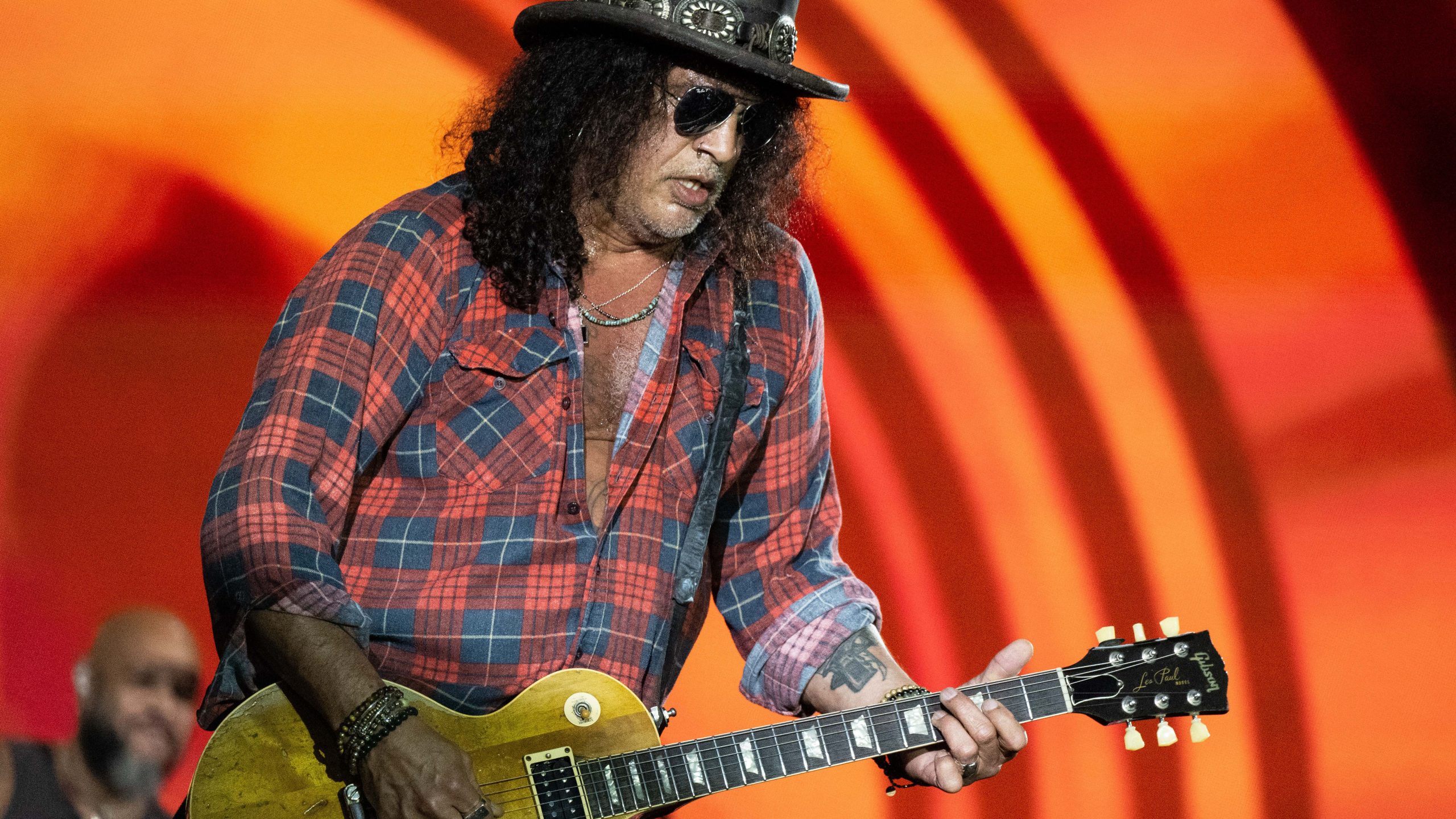 Watch Slash cover Black Sabbath, Led Zeppelin and AC/DC hits at Los Angeles bar re-opening