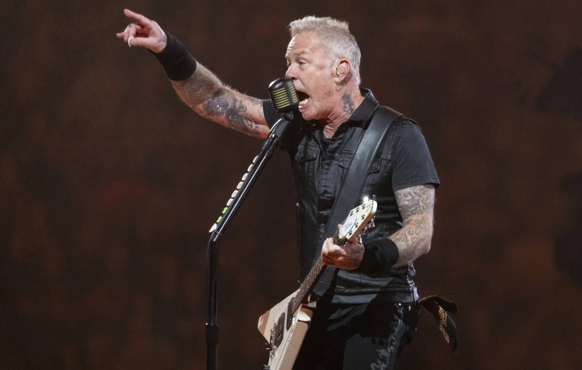 Metallica’s James Hetfield says 2024 will be about “continuing to try and improve myself”