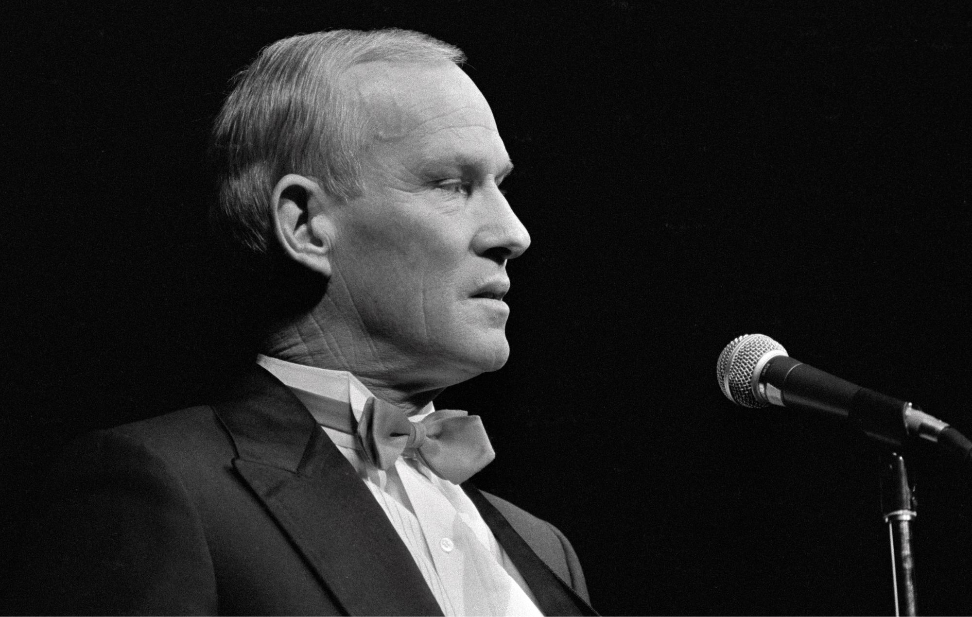 Tom Smothers of the Smothers Brothers dies at 86