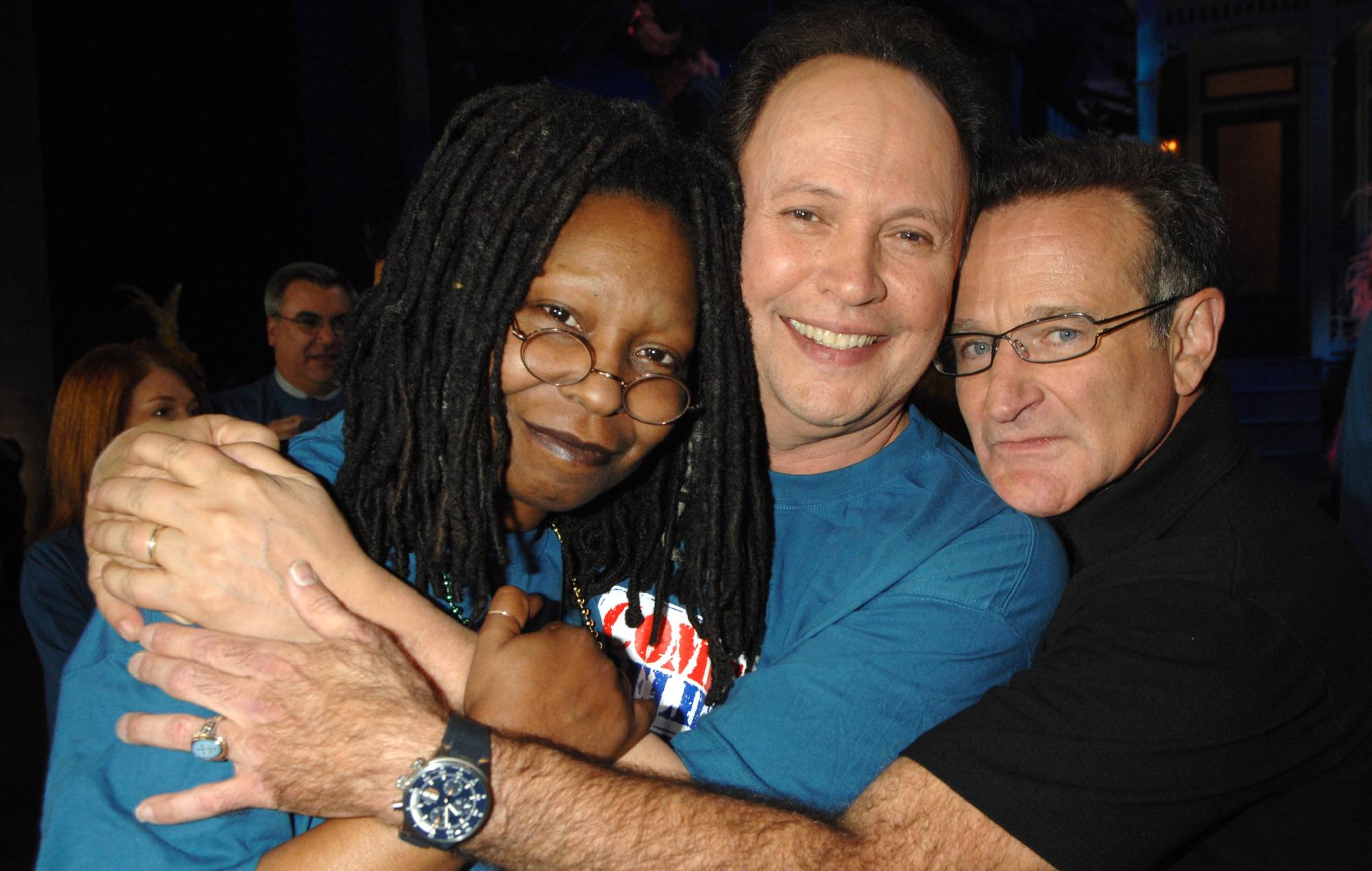 Whoopi Goldberg and Billy Crystal pay emotional tribute to “brother” Robin Williams 