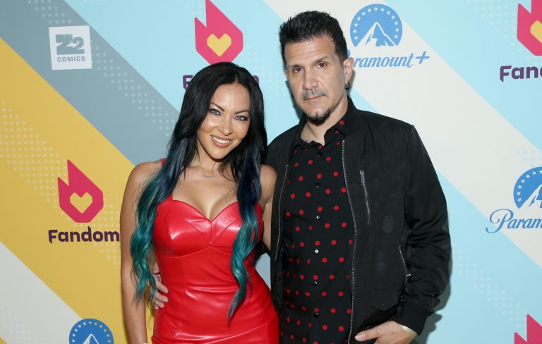 Anthrax’s Charlie Benante and Butcher Babies’ Carla Harvey get engaged at U2 show