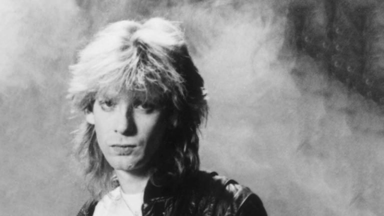 “Calm and casual at the soundcheck, electrified and electrifying once the venue is full”: nine videos to celebrate the humble genius Def Leppard’s Steve Clark