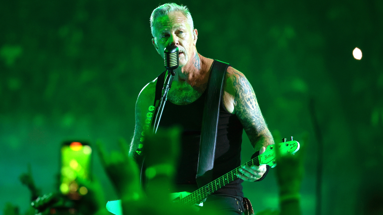 Metallica’s James Hetfield wants someone to put a straw on his microphone