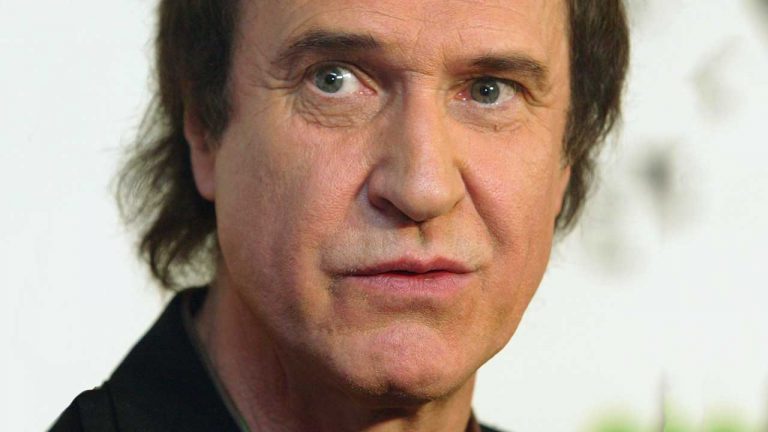 “The mugger stopped by the passenger door, took up the classic two-handed shooting position, took aim, and fired his gun”: What happened when The Kinks’ Ray Davies was shot in New Orleans