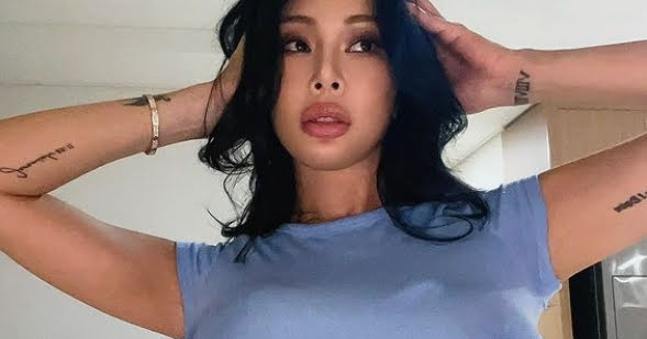 Jessi Rocks Both The Underboob And Braless Trends In One