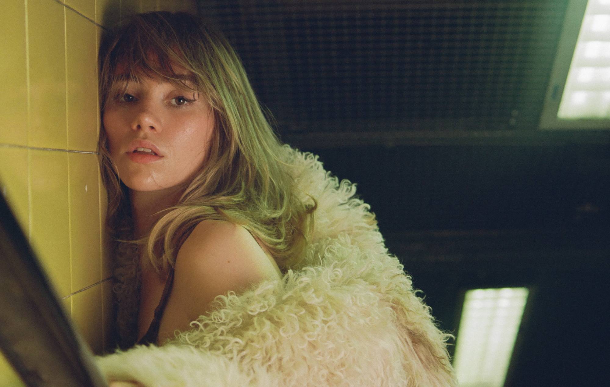 Suki Waterhouse shares striking new single ‘OMG’