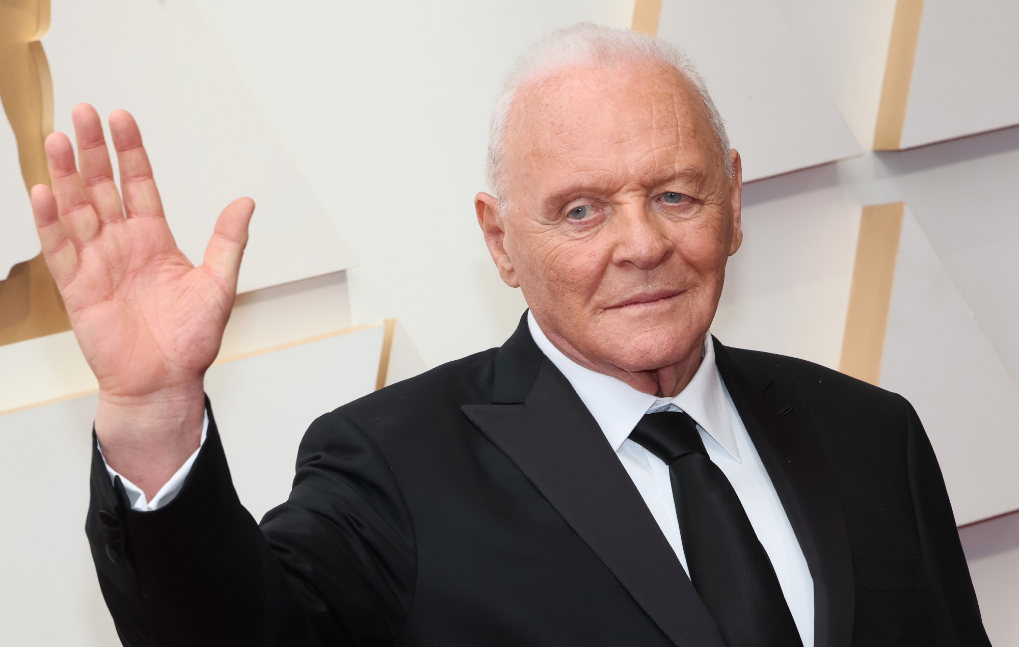 Anthony Hopkins is working on an autobiography: “I do have quite a memory”