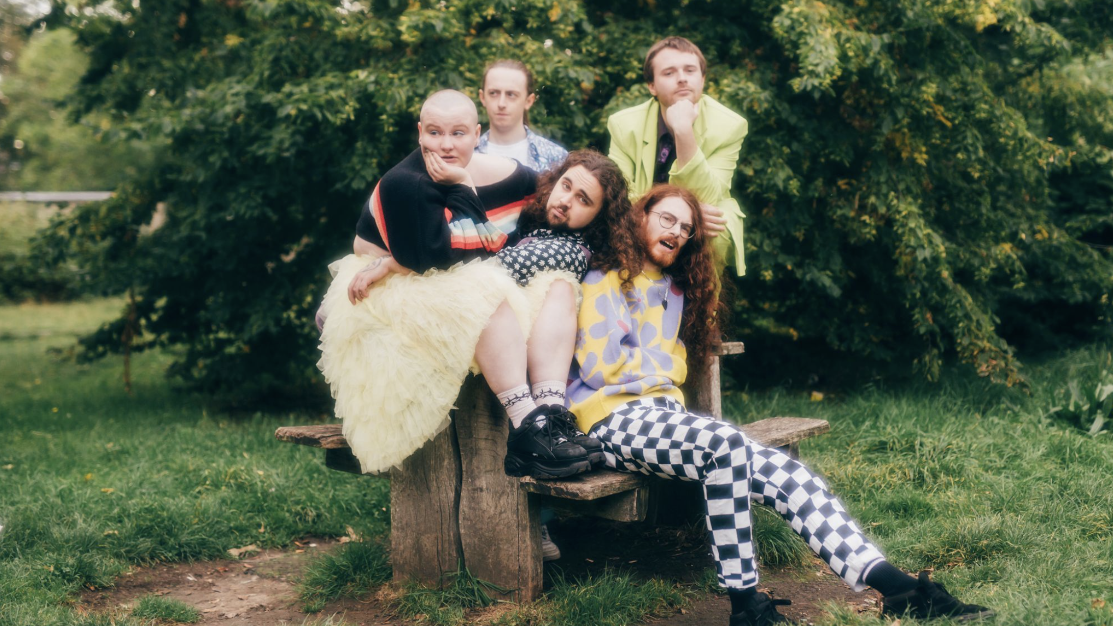 “Not only is the quality of life getting lower, but our politics and economy are volatile”. Gen And The Degenerates tackle uncertain futures on dystopian new single Kids Wanna Dance