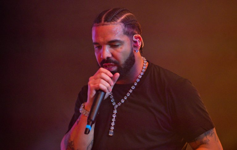 Drake accuses “journalistic world” of “cashing out on negativity”