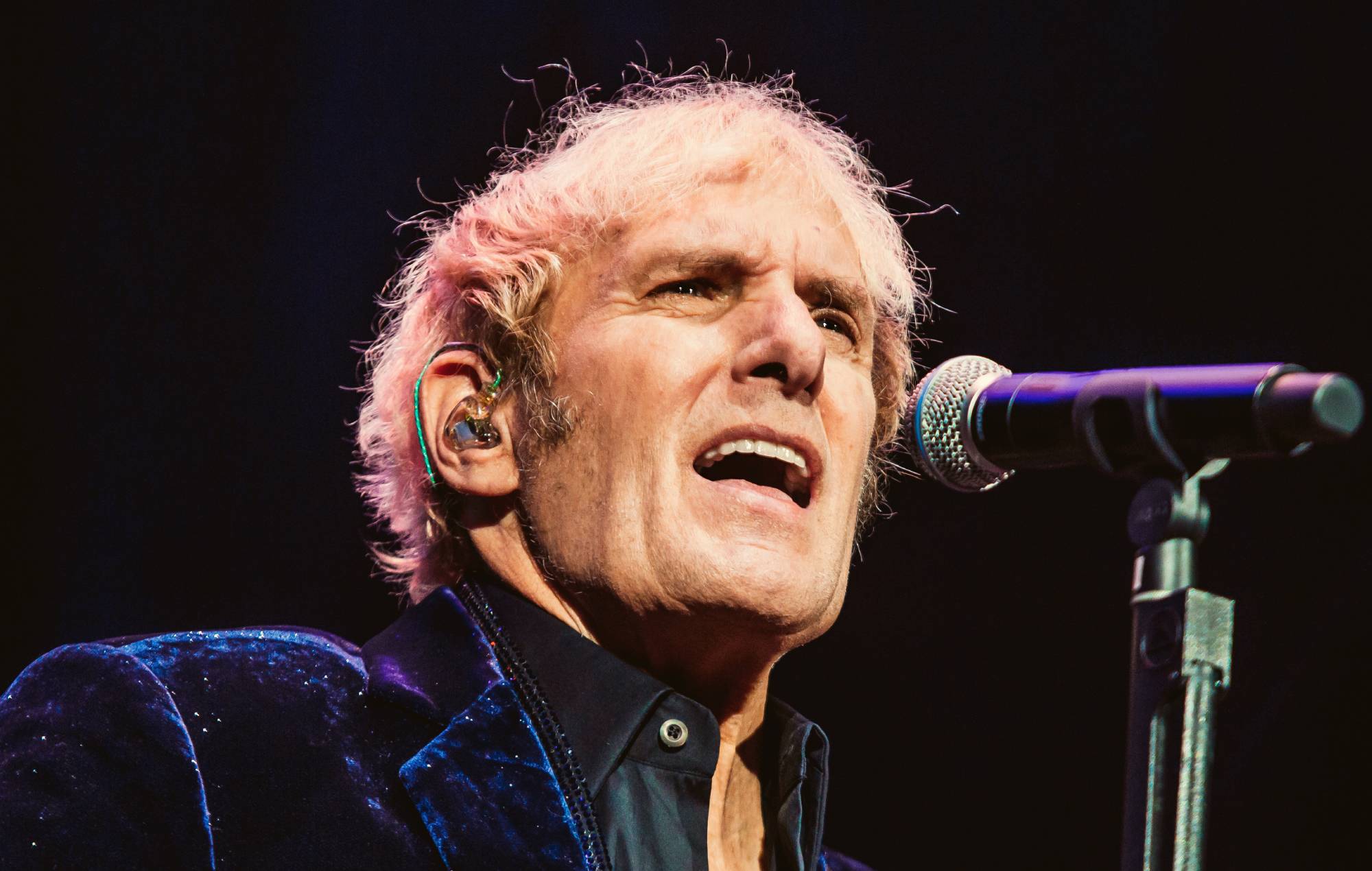 Michael Bolton undergoes emergency brain surgery