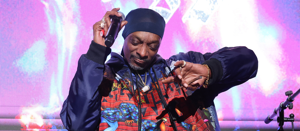 Snoop Dogg Recalled The Time He Passed Out When He Met His Favorite Movie Star