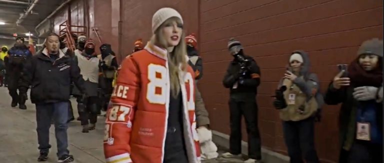 Kyle Juszczyk Was Very Proud Taylor Swift Wore A Custom Jacket Made By His Wife, Kristin, To Dolphins-Chiefs