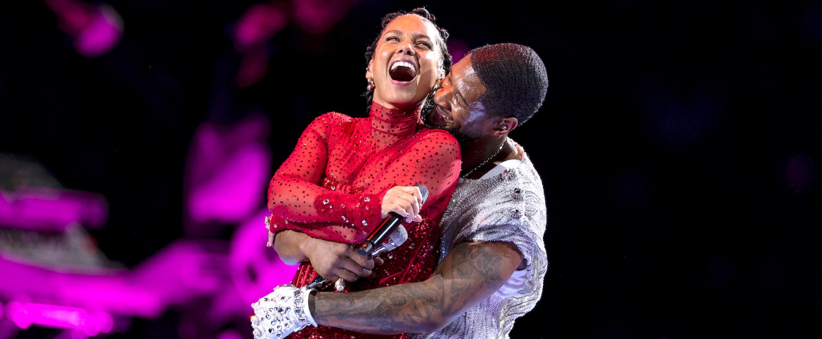 Usher Insists There Was Nothing ‘Bad’ Or ‘Perverted’ About His And Alicia Keys’ Intimate Super Bowl Embrace