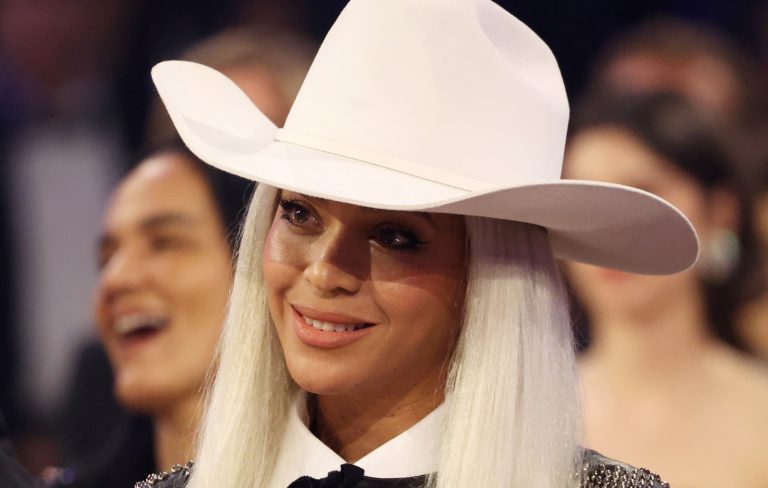 Fans think Beyoncé is gearing up to make a country album