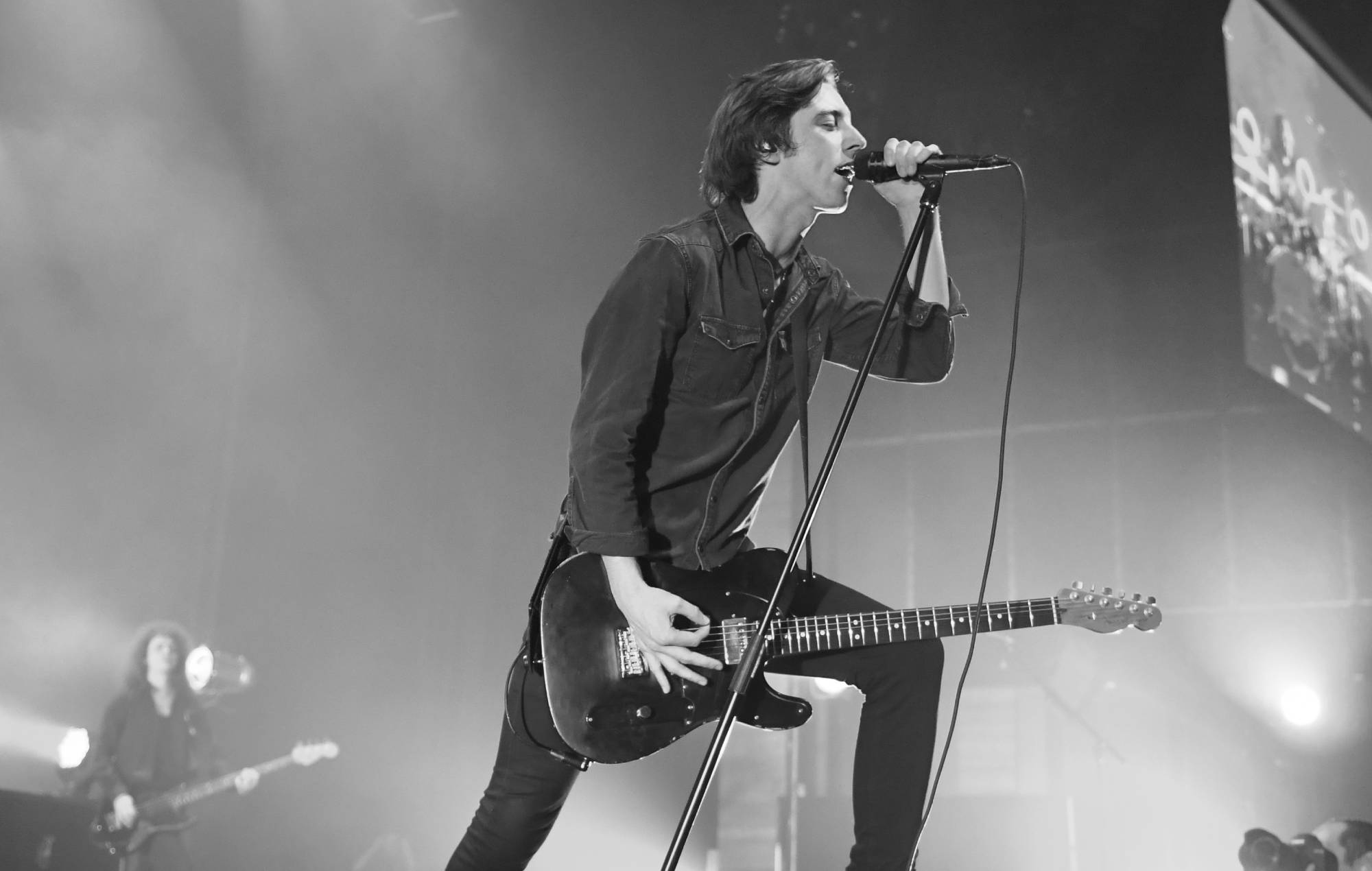 Catfish & The Bottlemen announce 7 inch and merch for new single ‘Showtime’: “Back to the graft again”