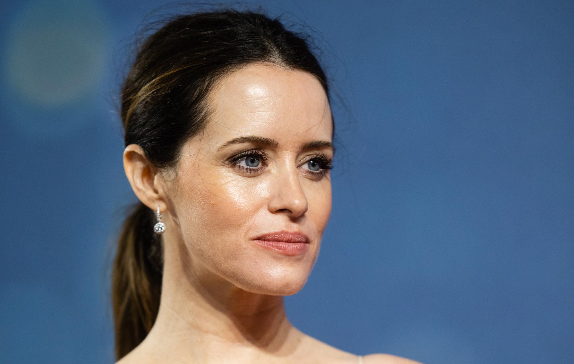 Claire Foy goes viral for refusing to sign autograph in blue ink