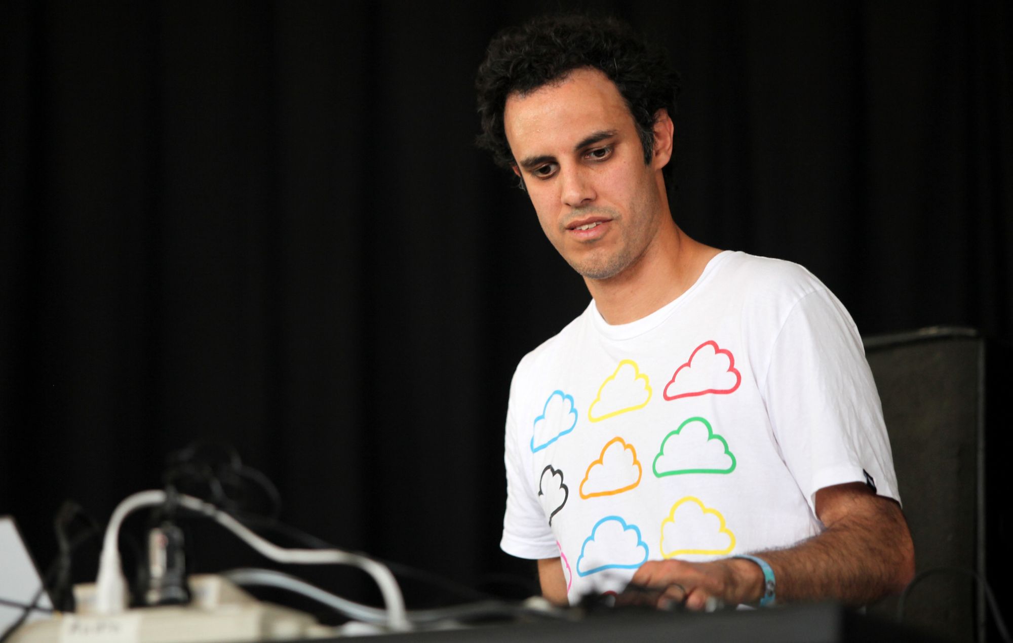 Four Tet announces new album ‘Three’ with the track ‘Daydream Repeat’