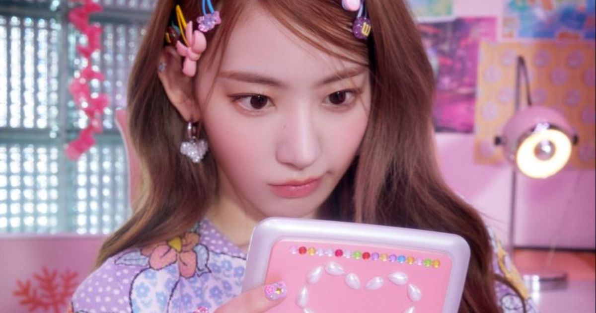 5 Female K-Pop Idols Who Are Gamers