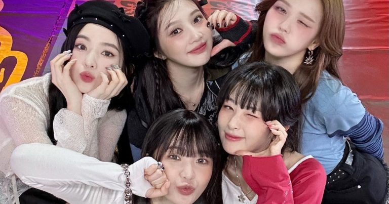 A Minute Change In Red Velvet’s New Picture Leaves Netizens Feeling “Awkward”