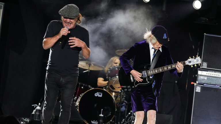 “Are you ready?” Are AC/DC about to announce a world tour?