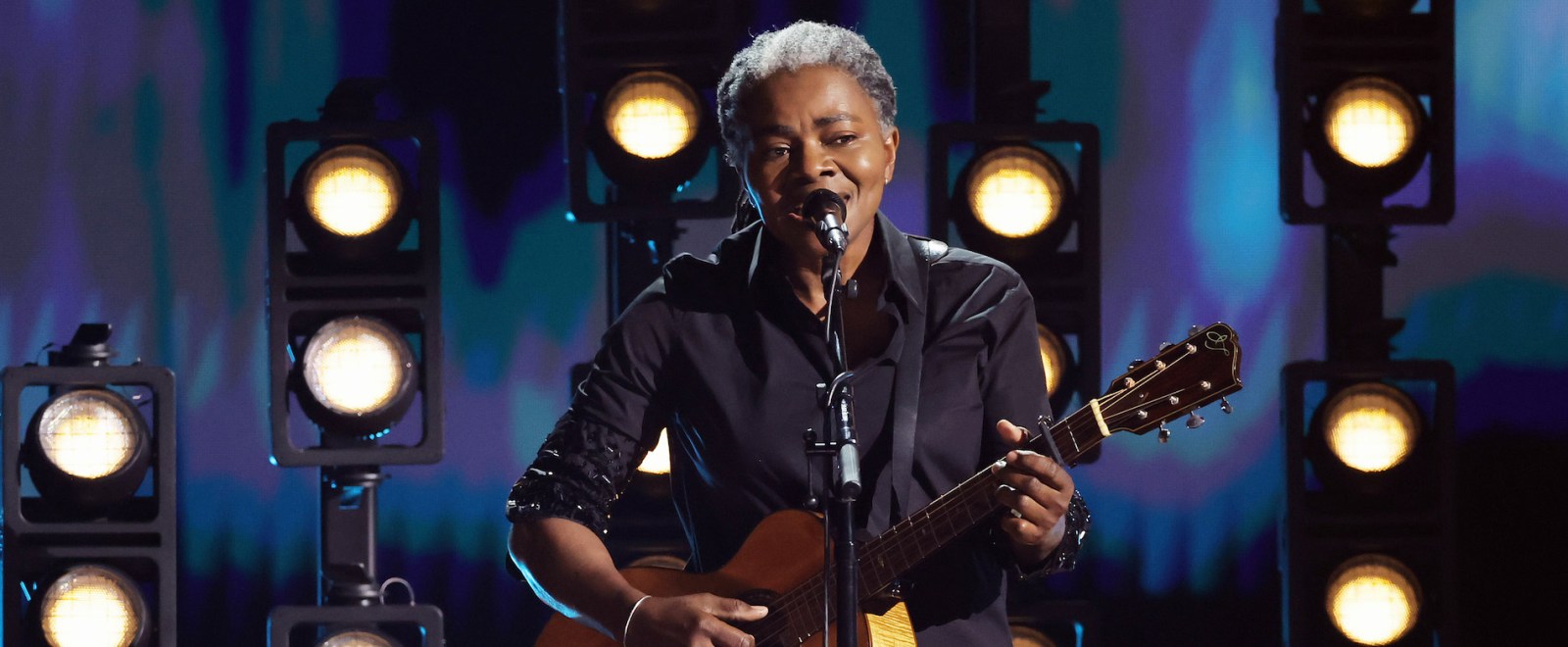 Tracy Chapman Made A Surprise 2024 Grammys Appearance To Join Luke Combs For A Perfect ‘Fast Car’ Duet